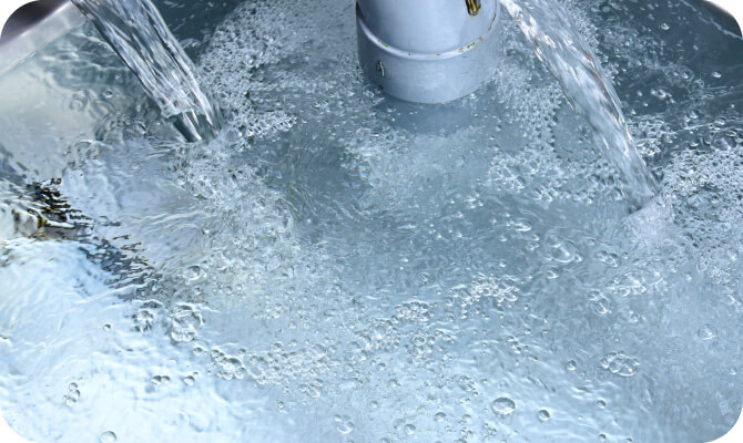 水